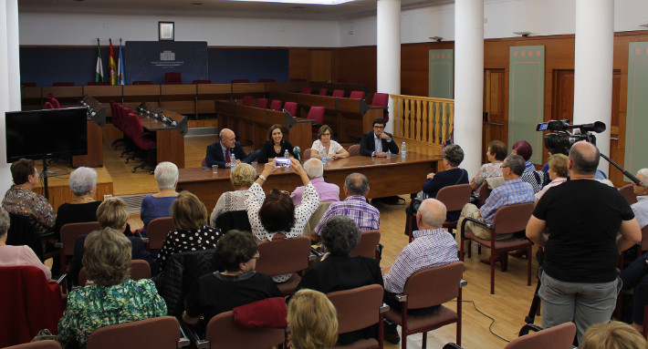Cerca de 60 alumnos comienzan un nuevo curso en el Aula Permanente de Formación Abierta de la UGR en Motril